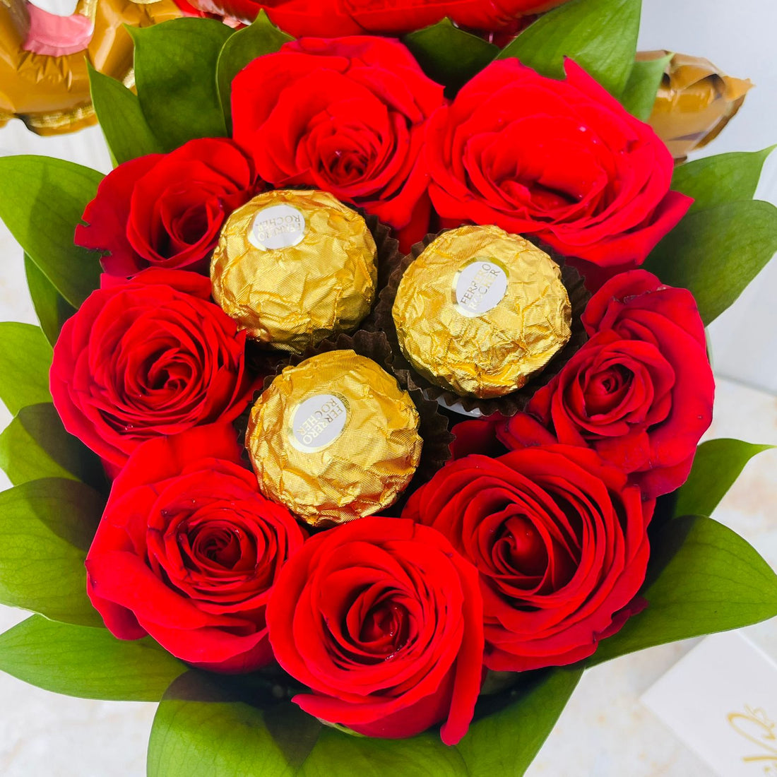 Box Blanco Rosas Clásicas