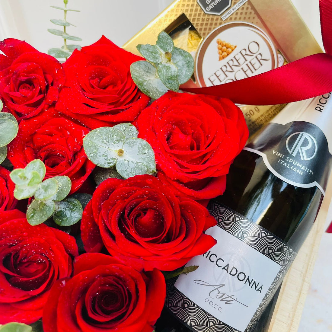 Box Corazón Rosas y Chocolates