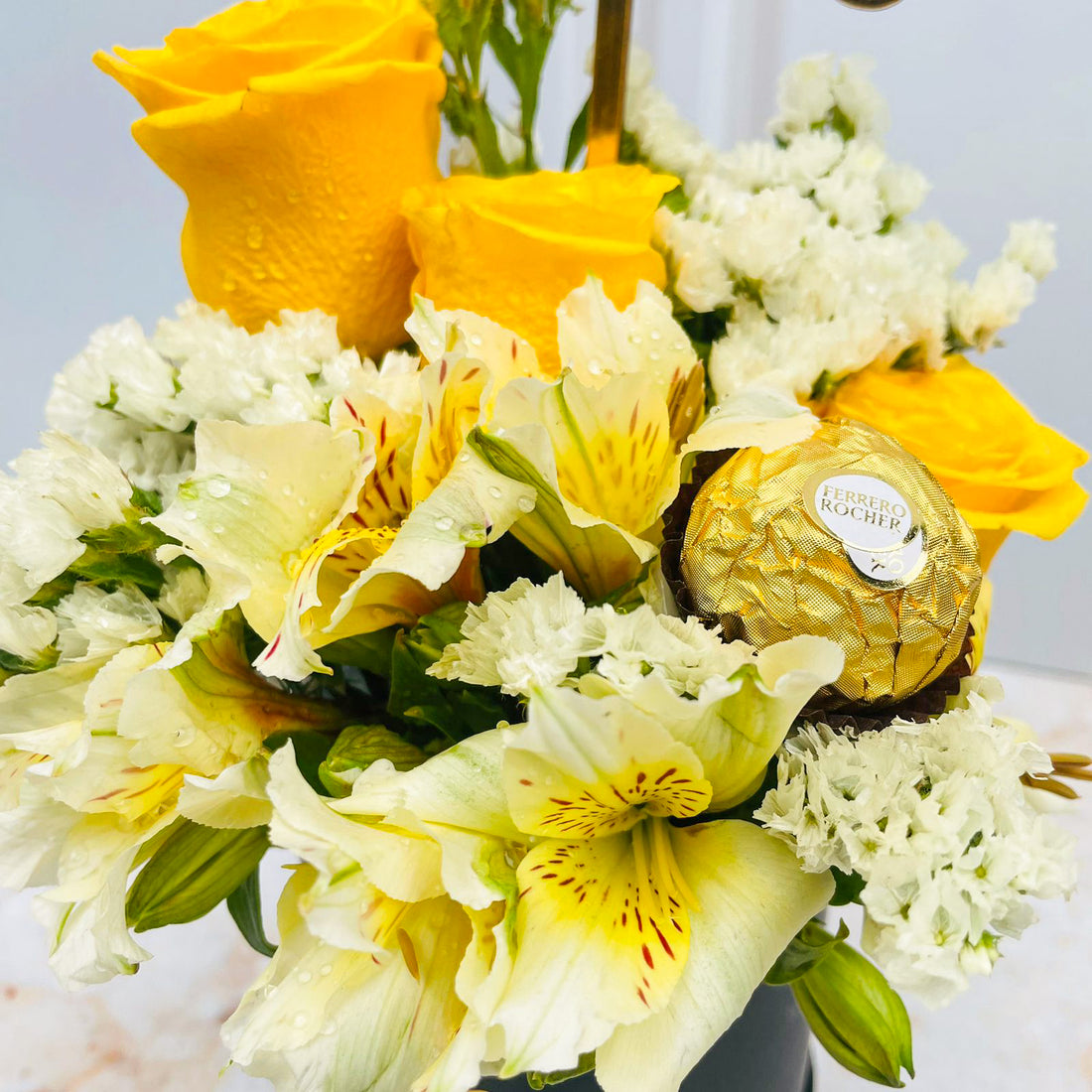 Mini box Astromelias & Rosas