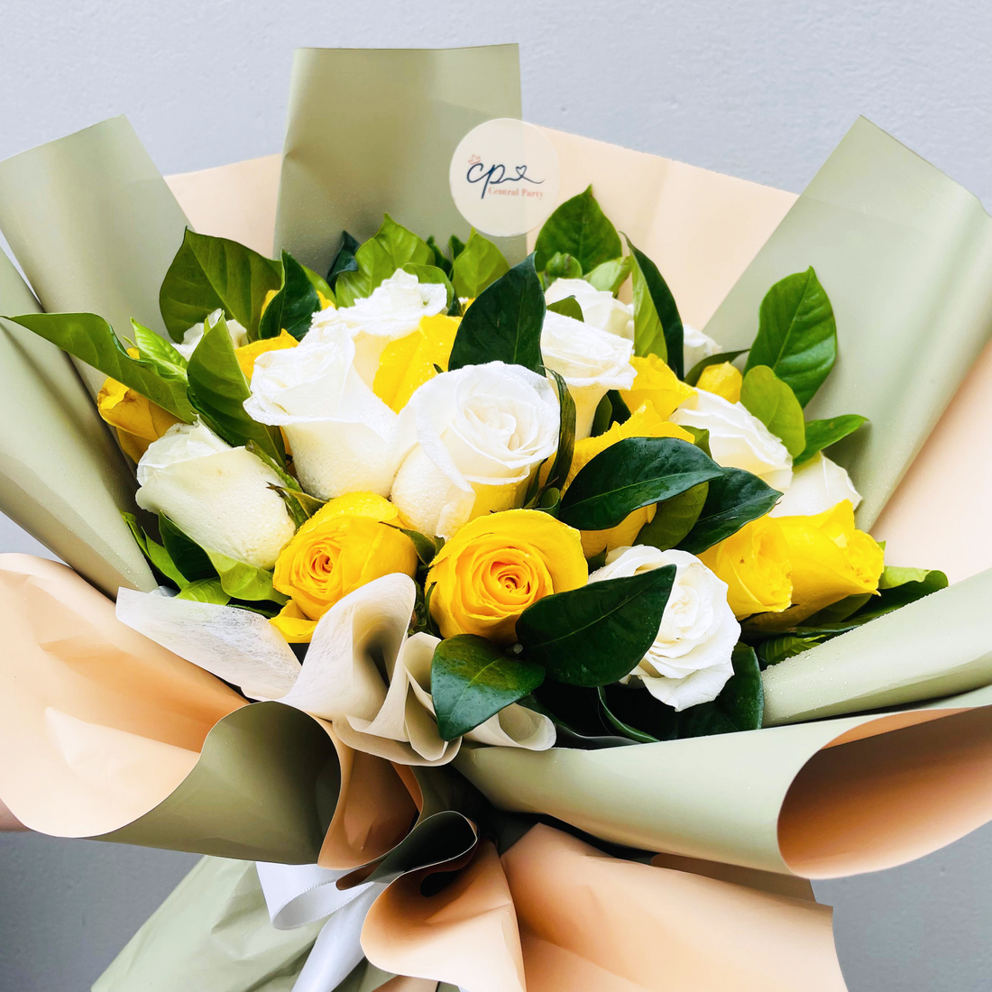 Ramo 24 Rosas Amarillas & Blancas