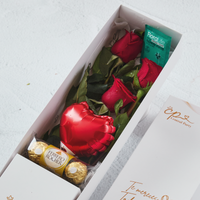 Caja de 3 Rosas Rojas y chocolates