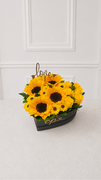 Box Girasoles & Rosas Corazón