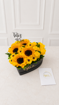 Box Girasoles & Rosas Corazón