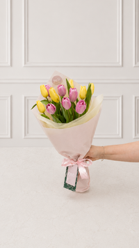 Ramo de 12 Tulipanes Fucsias y Amarillos