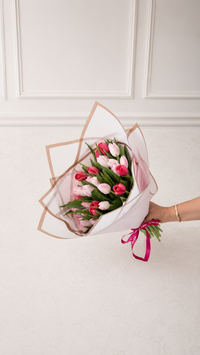 Ramo de 20 Tulipanes Rosados y Fucsias