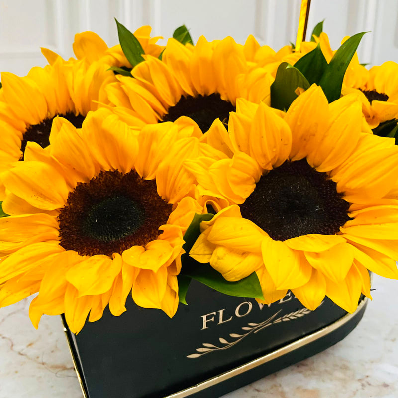 Box Corazón 7 Girasoles