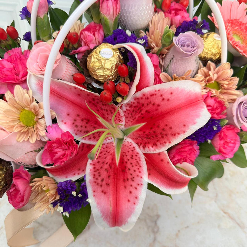 Canasta Flores y Lirio fucsia